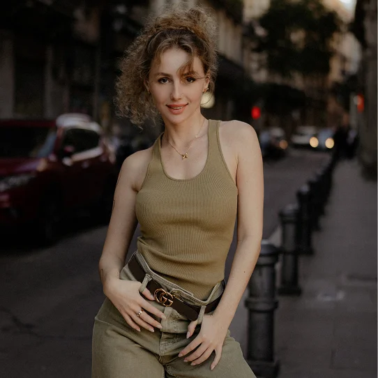 Professional lifestyle photography in Barcelona with multiple looks