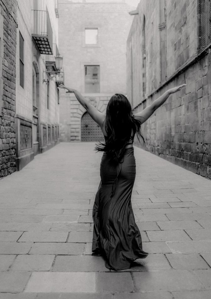 Photoshoot in gothic quarter of Barcelona